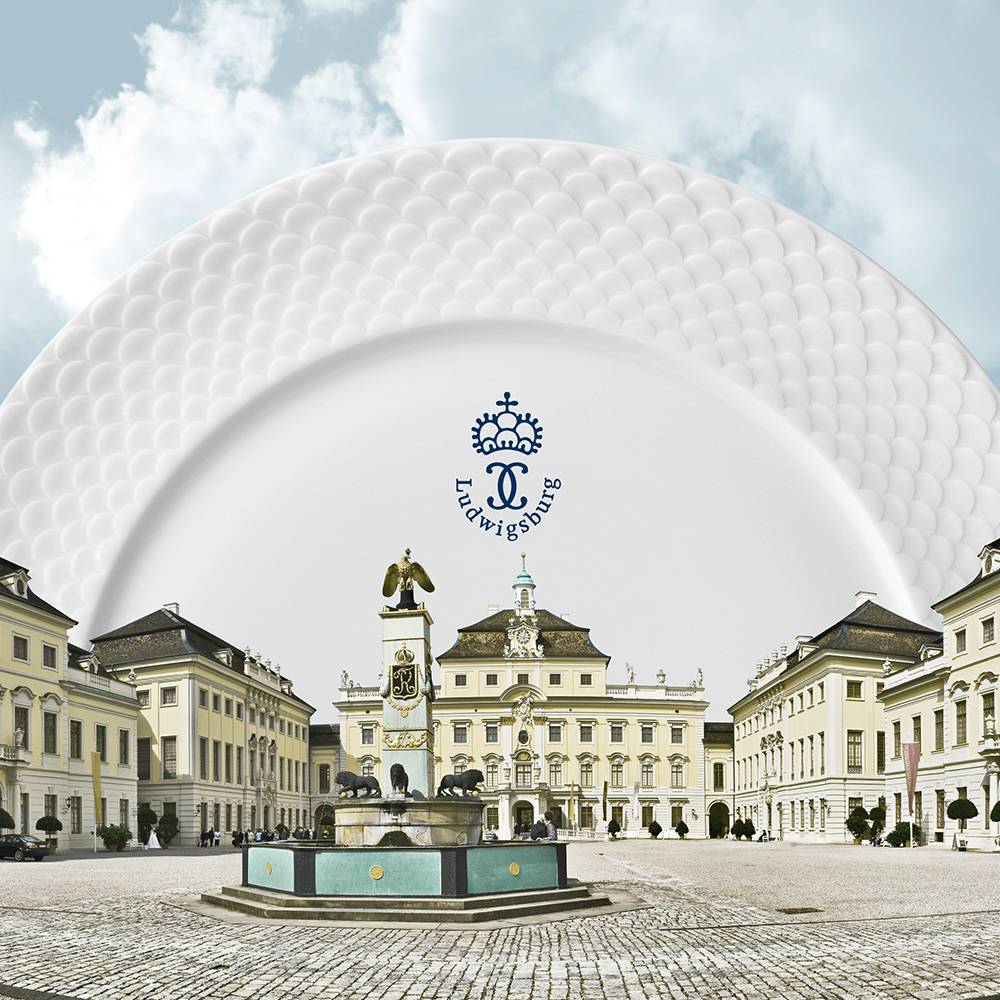 Scale pattern, white ❖ Dinner plate
